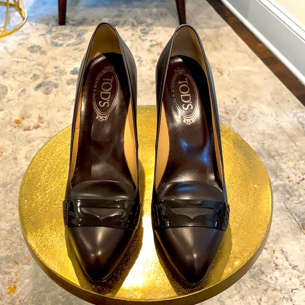 Size 10, TOD's chocolate brown, 5 inch heels.